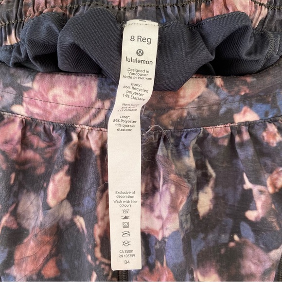 Lululemon Hotty Hot Short II *2.5"- Frosted Rose Multi / Melanite - Picture 7 of 8